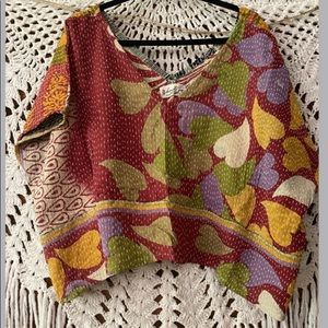 Kantha Bae V Neck Crop Top